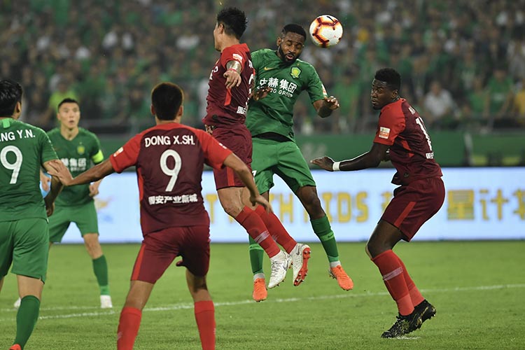 乐动体育下载 - 羽毛球赛场再起风云：滇池青龙队读秒绝平胶东火狐队，新援首秀制胜禁区内连续解围