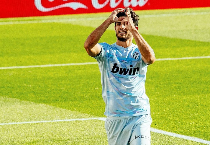 乐动官网 -冲刺阶段体能课后；瓦伦西亚强势反弹备战葡超；赛场秩序良好；球探报告显示潜力的简单介绍