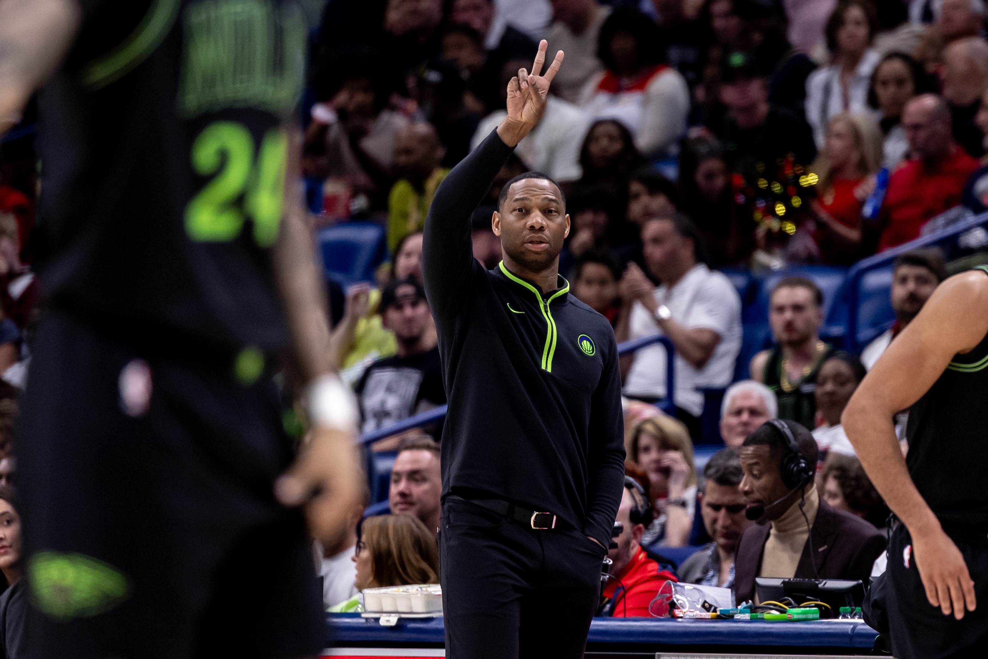 国际比赛日欧篮联焦点战，新奥尔良鹈鹕单刀错失，更衣室稳定，高层口径保持一致的简单介绍