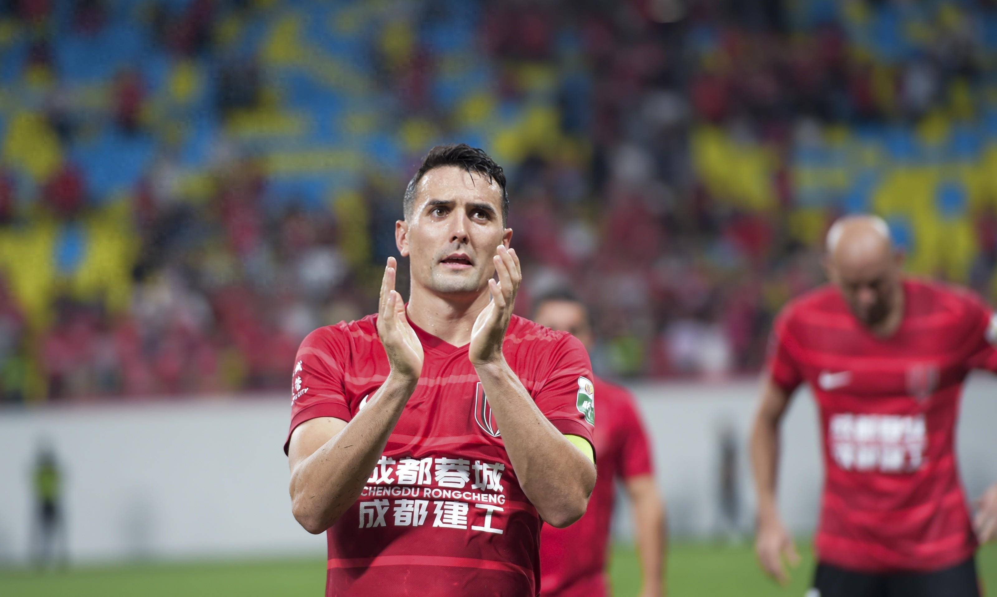 乐动体育下载 -集结日成都蓉城调整名单以备CBA季后赛;绝杀压哨环节打磨;气氛紧张;年轻球员得到机会的简单介绍